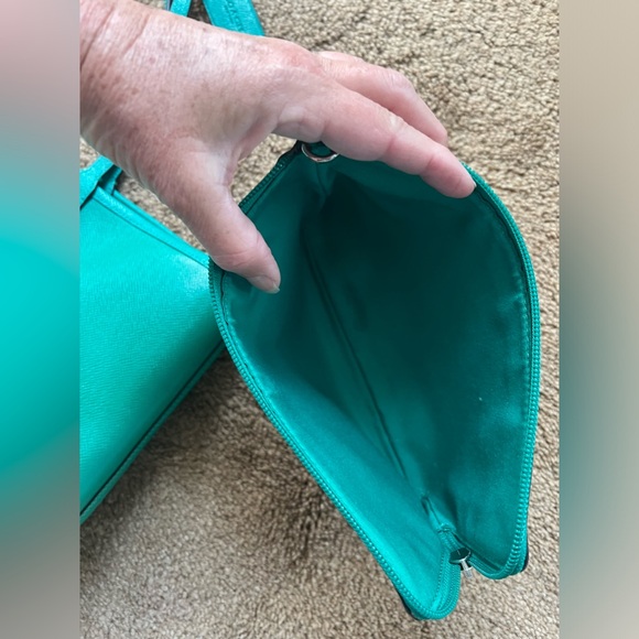 Coach tote greenish blue with reversible purple floral pattern & wristlet insert - Picture 4 of 16